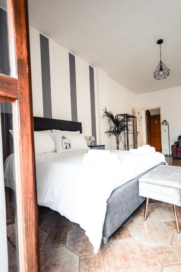 2 Santi - Suite And Rooms Лечче Экстерьер фото