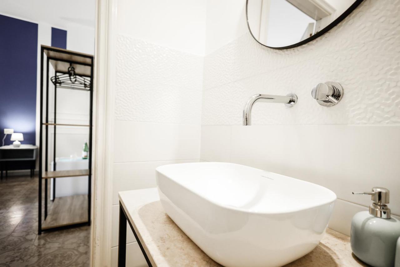 2 Santi - Suite And Rooms Лечче Экстерьер фото