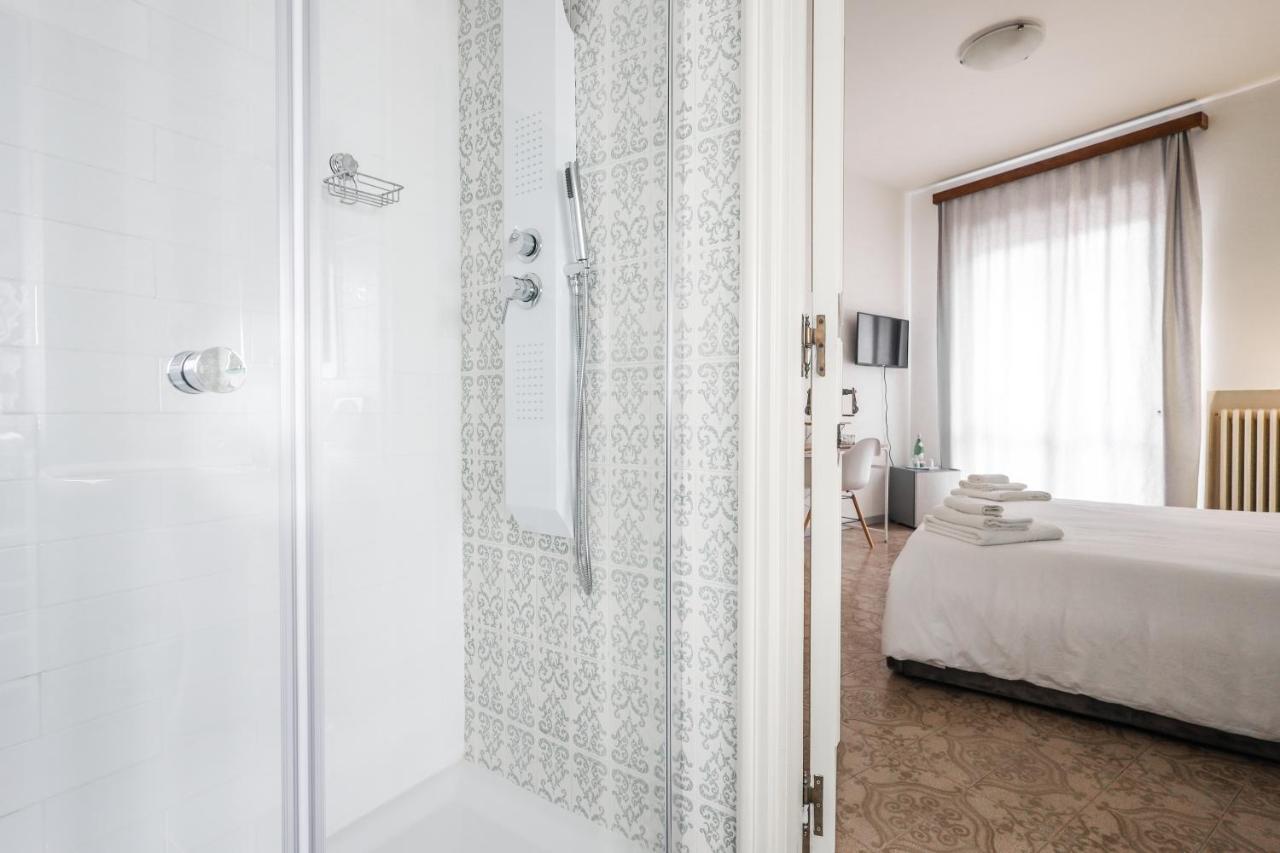 2 Santi - Suite And Rooms Лечче Экстерьер фото