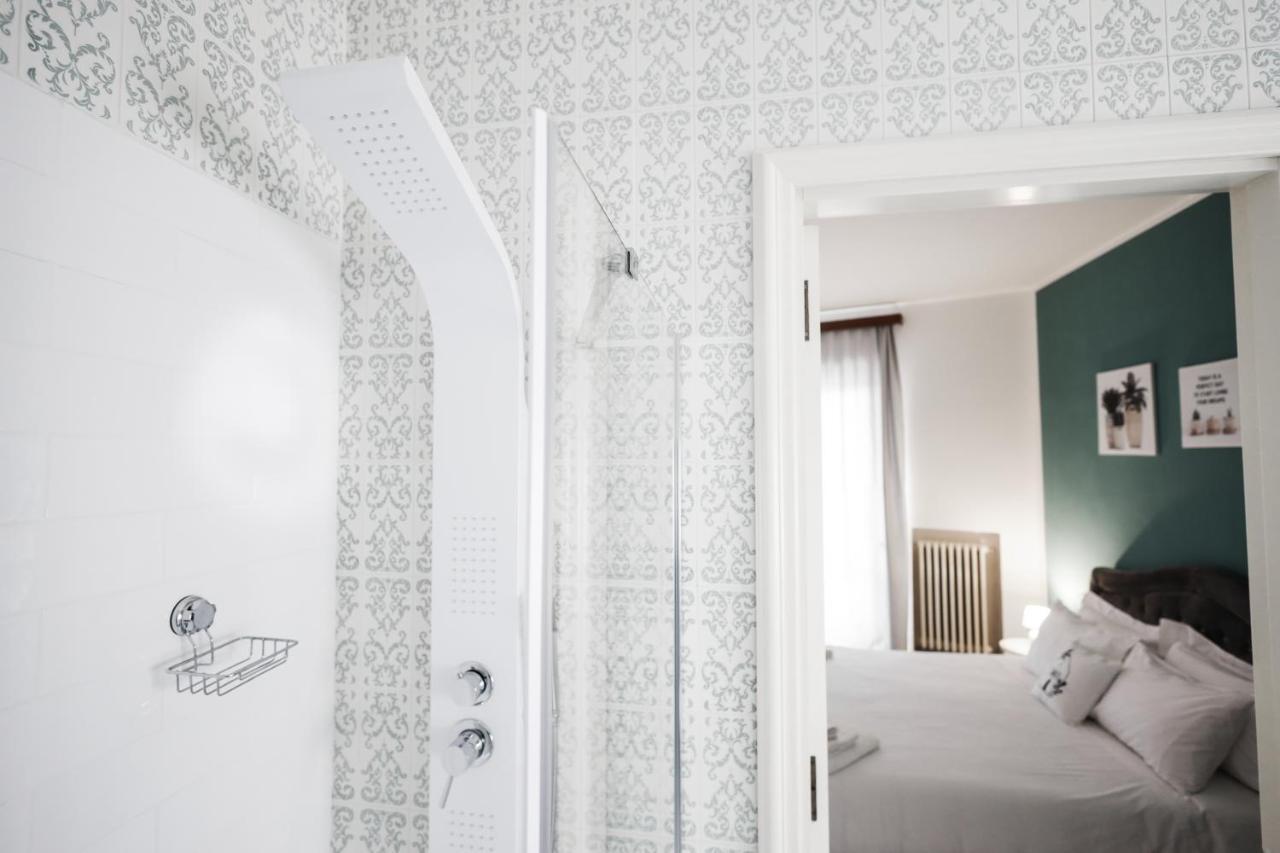2 Santi - Suite And Rooms Лечче Экстерьер фото