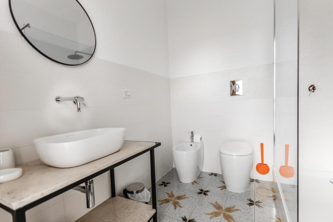 2 Santi - Suite And Rooms Лечче Экстерьер фото