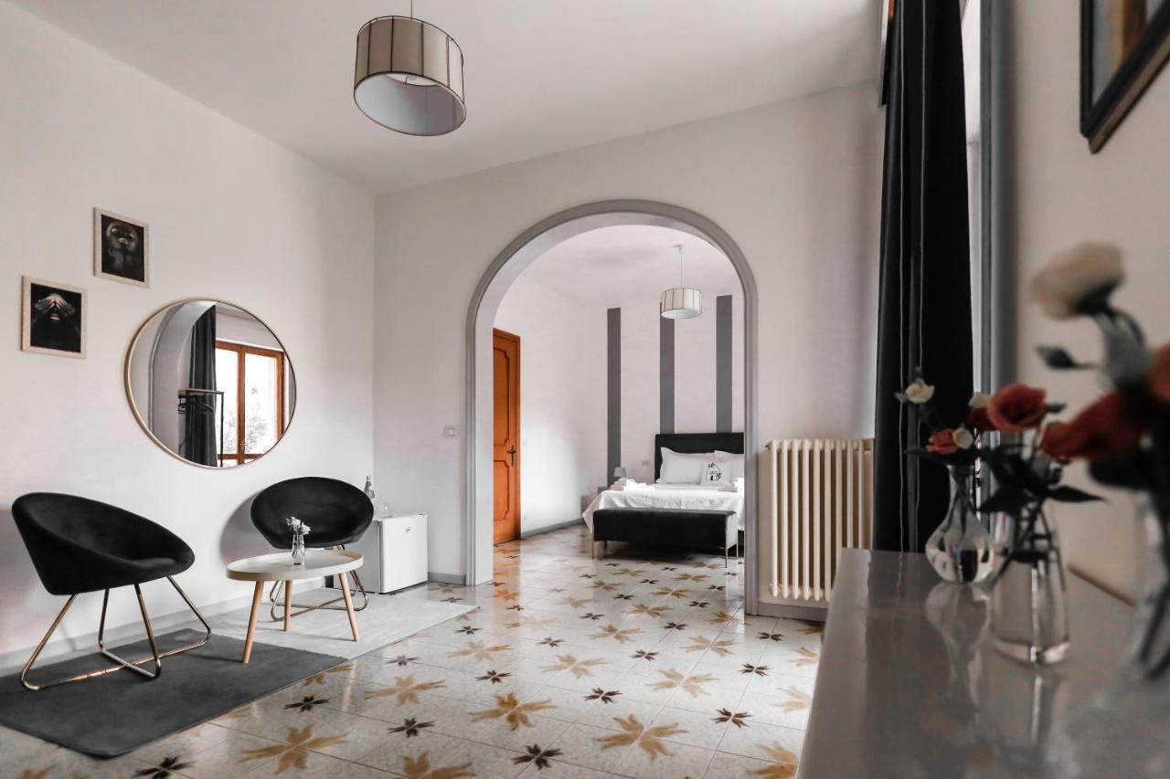 2 Santi - Suite And Rooms Лечче Экстерьер фото