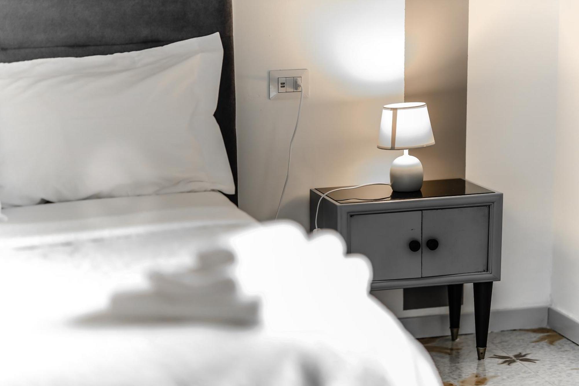2 Santi - Suite And Rooms Лечче Экстерьер фото